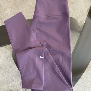 Nike Dri-Fit One